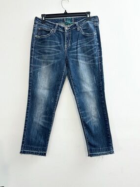 Women’s Wrangler Medium Wash Capri Blue Jeans women’s size 12 (H13)